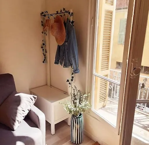 Cosy A 150 M De La Nizza