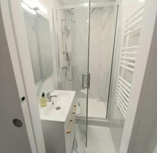 Cosy à 150 M De La *